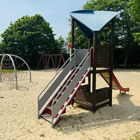 Rosa - Bournemouth Holiday Home ウィンボーン・ミンスター エクステリア 写真
