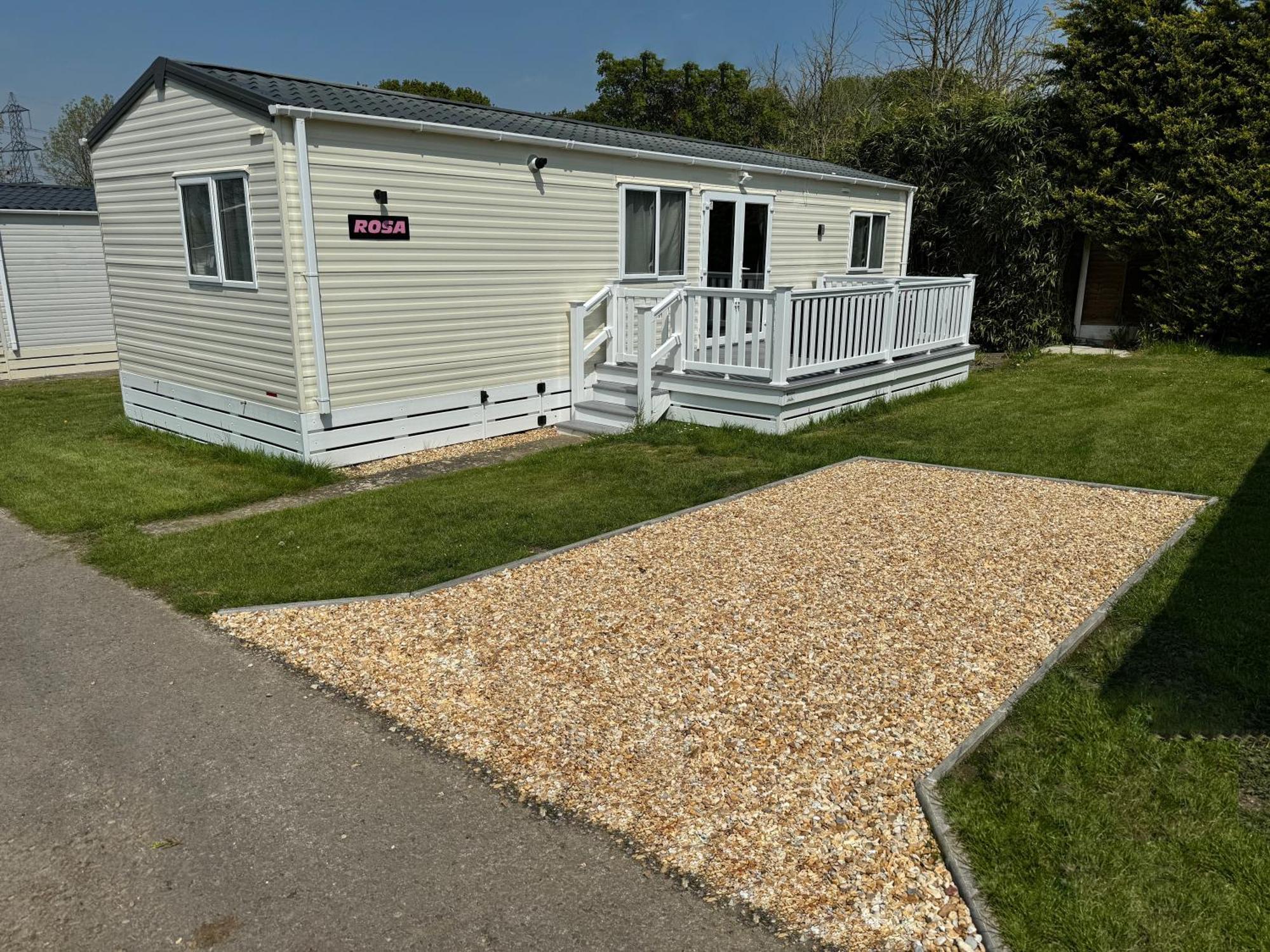 Rosa - Bournemouth Holiday Home ウィンボーン・ミンスター エクステリア 写真